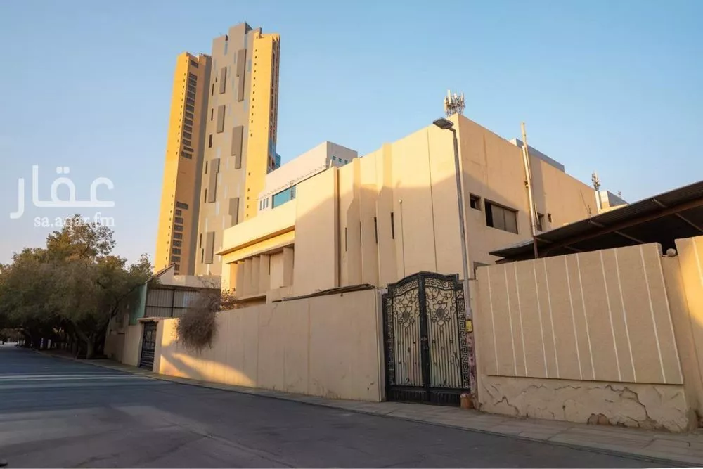 5 bedroom villa in Al Mutamarat, Riyadh 7