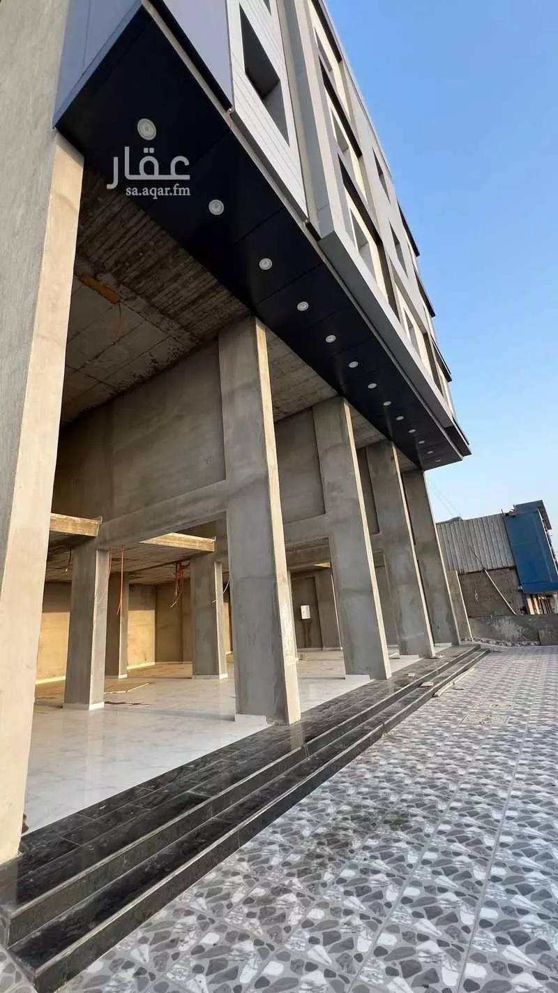 780 sqm shop in Al Fadeylah 2