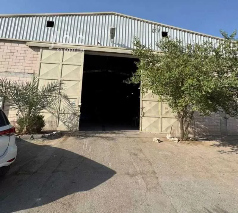 1187 sqm warehouse in Al Sulay