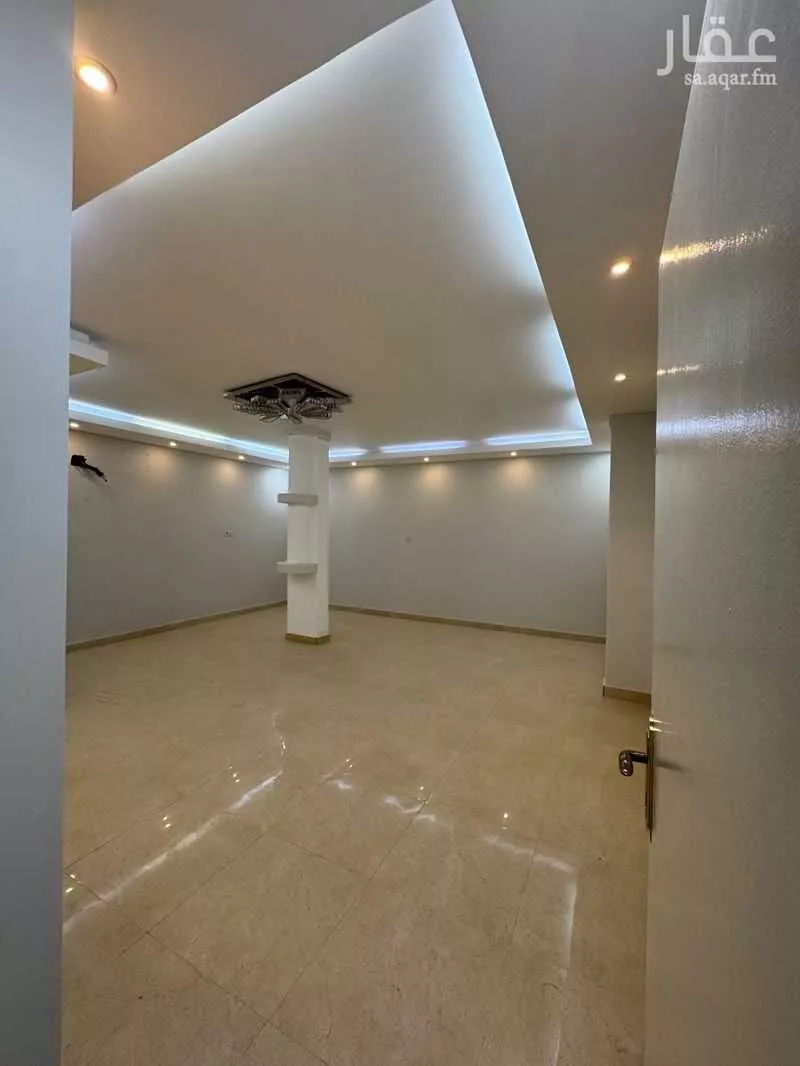 فيلا 6 غرف في طيبة 2