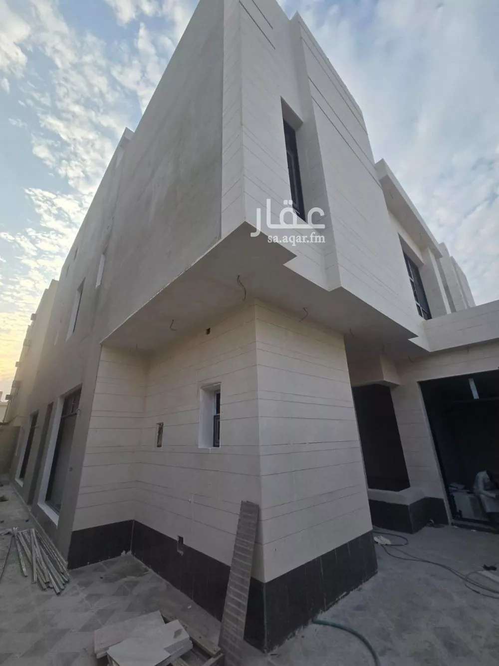 5 bedroom villa in Al Yarmouk 1