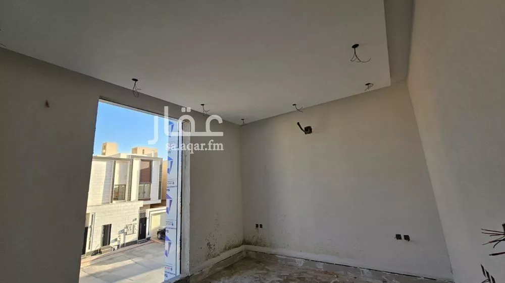 فيلا 5 غرف في الملك فيصل 4