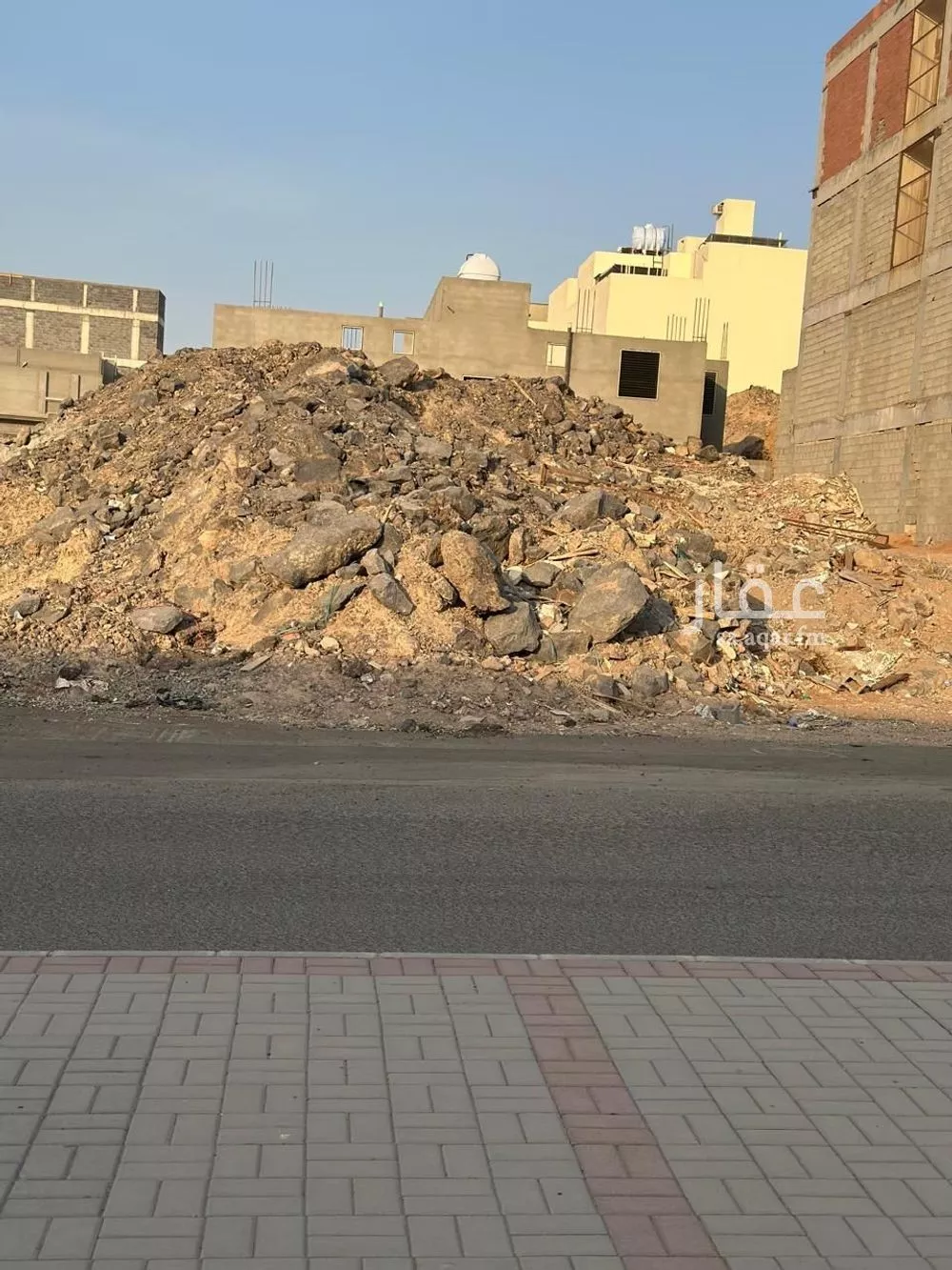 أرض 800 م² في نبلاء 5