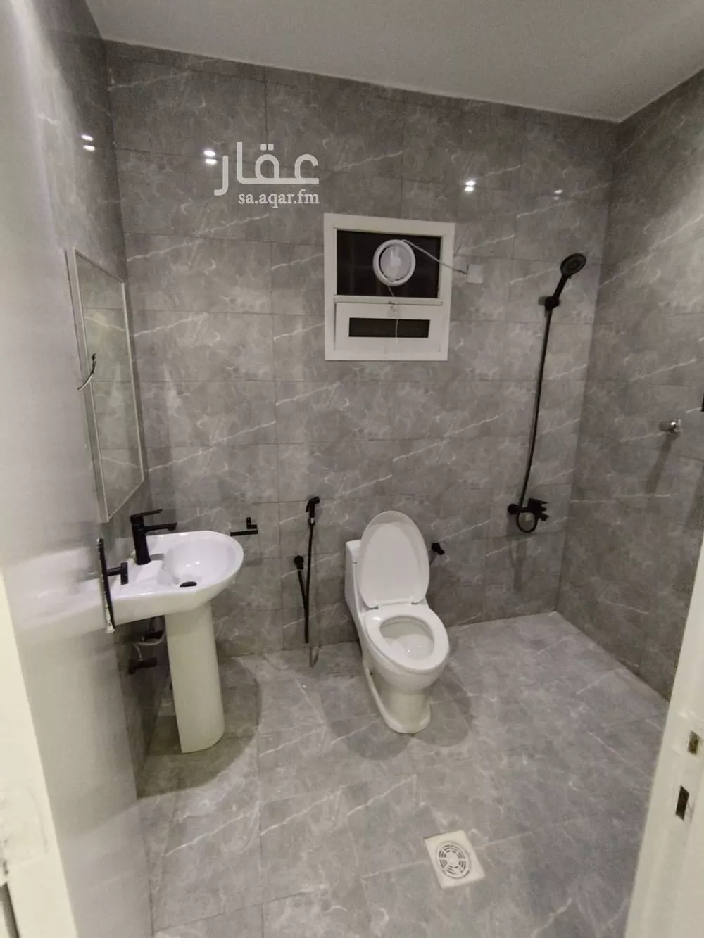 دور 1 غرف في العقيق 3