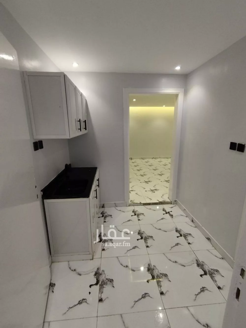 شقة 1 غرف في العقيق 5