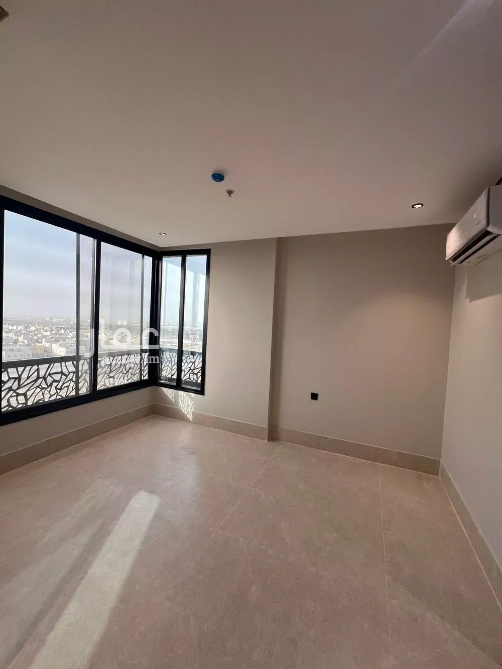 5 bedroom apartment in Dahiat King Fahd 4