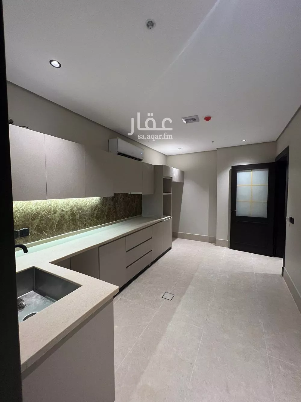 5 bedroom apartment in Dahiat King Fahd 1
