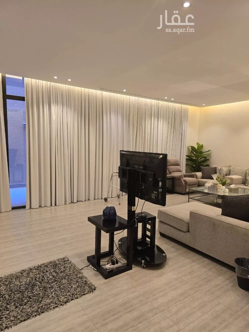 فيلا 4 غرف في النرجس 5