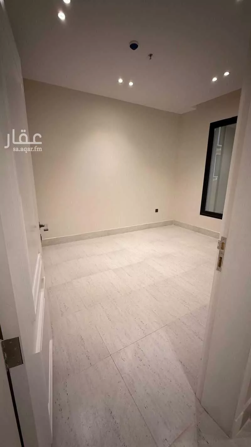 5 bedroom apartment in Al Hamra, Eastern Province 14