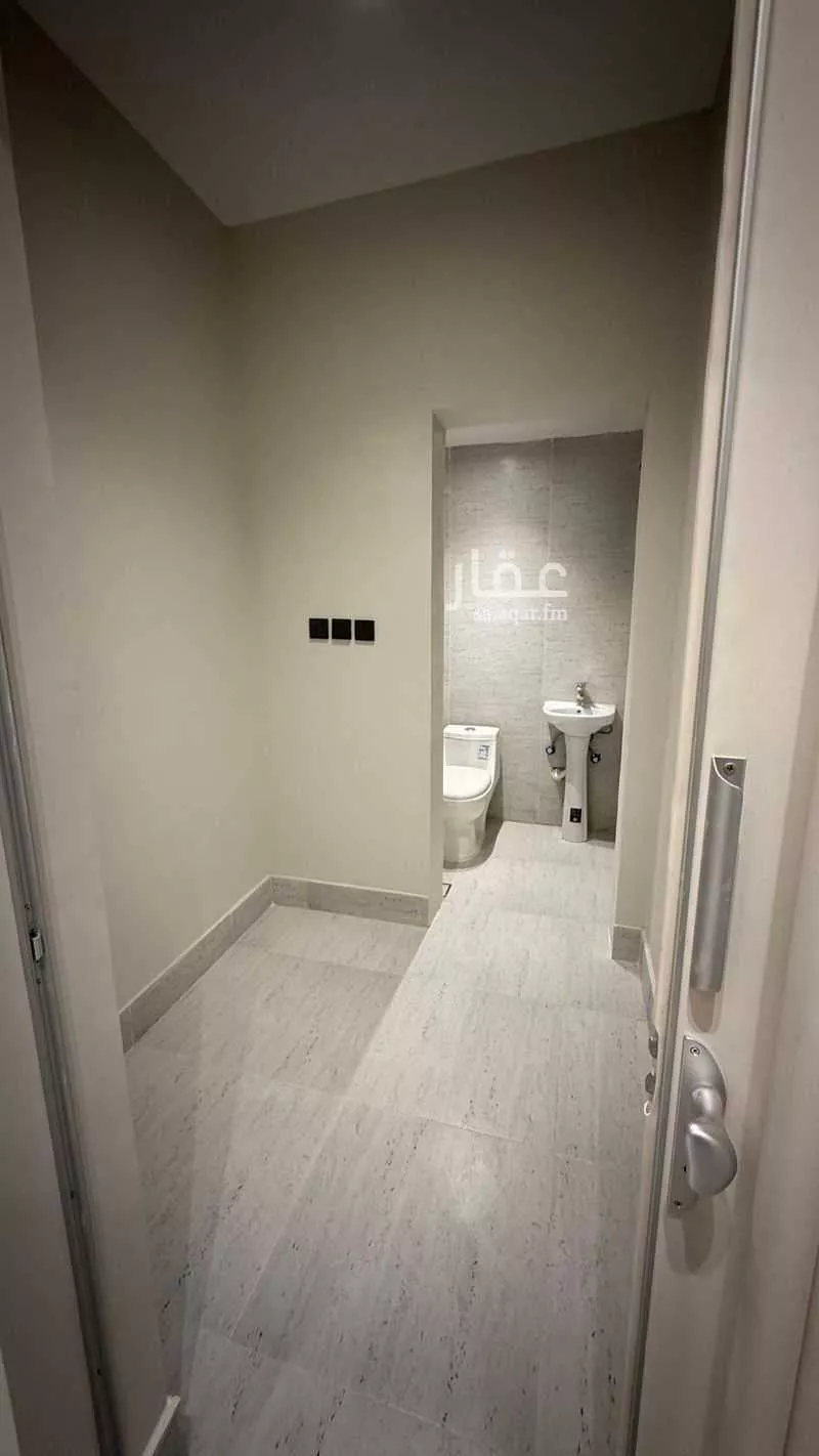 5 bedroom apartment in Al Hamra, Eastern Province 6