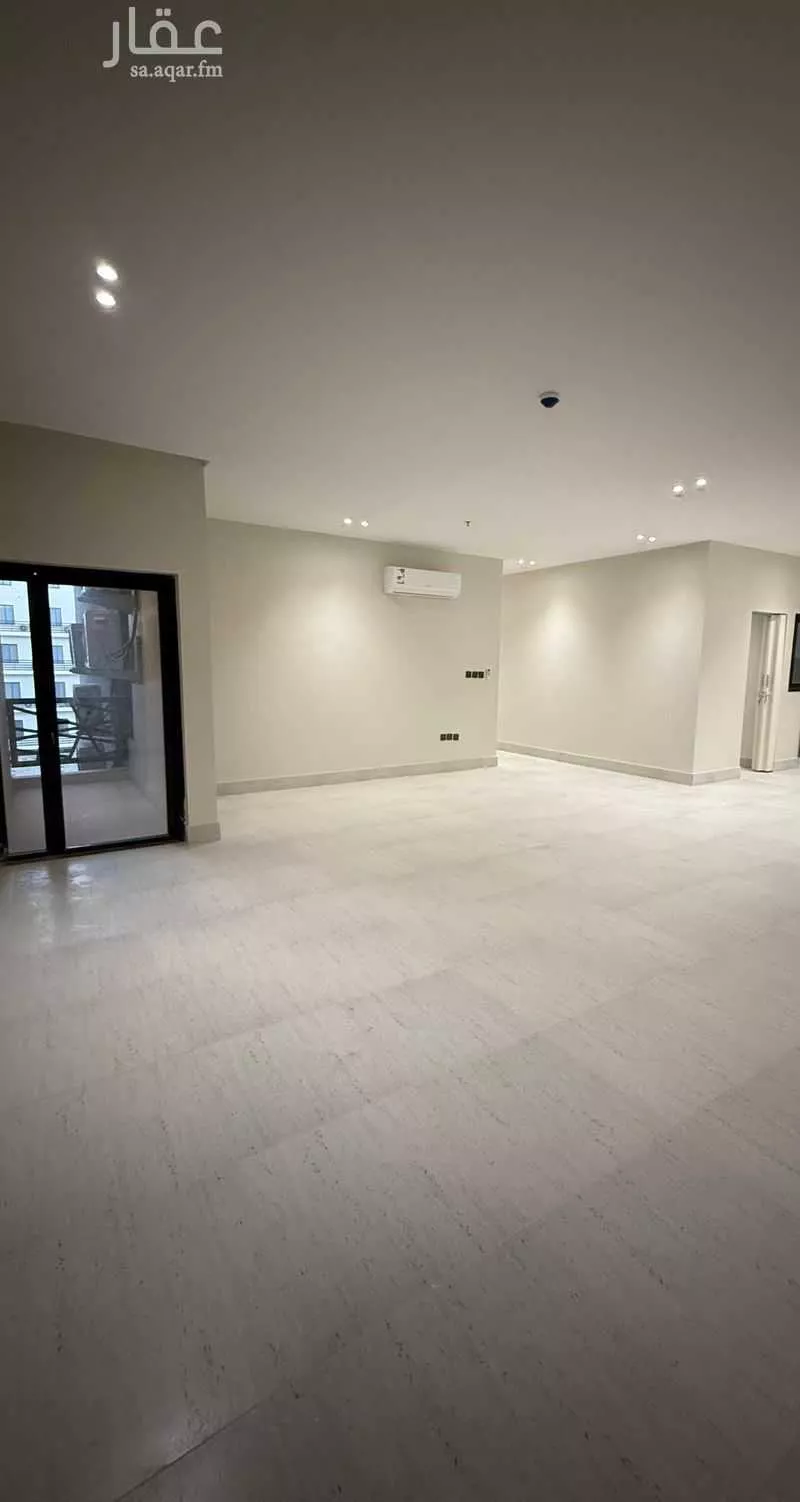 5 bedroom apartment in Al Hamra, Eastern Province 7