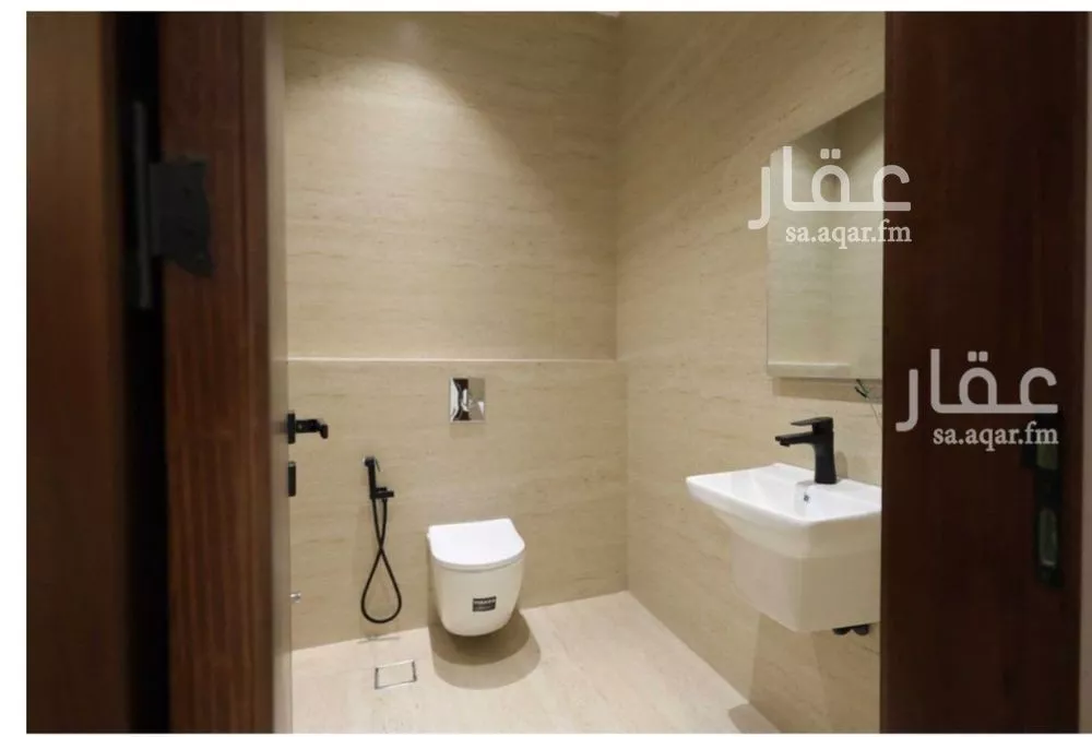 فيلا 4 غرف في العارض 4