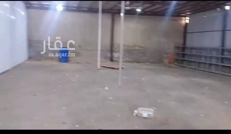 مستودع 100 م² في الشروق 3