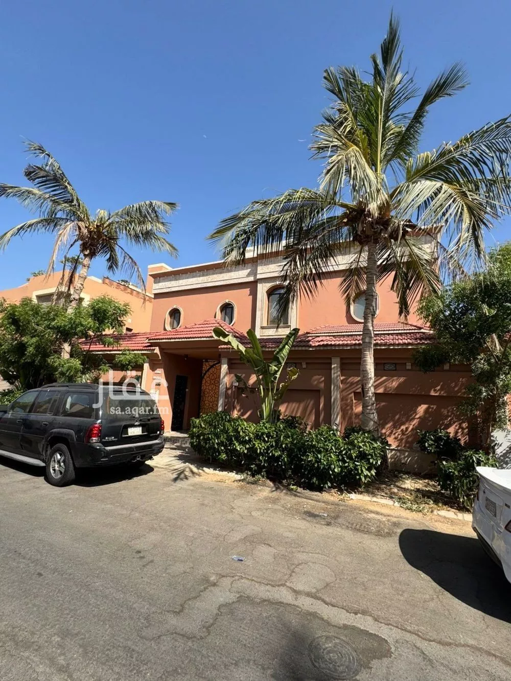 10 bedroom villa in Al Basateen 1