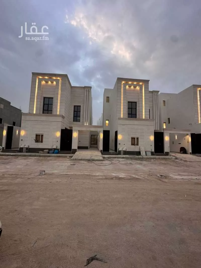 4 bedroom floor in Al Maizilah