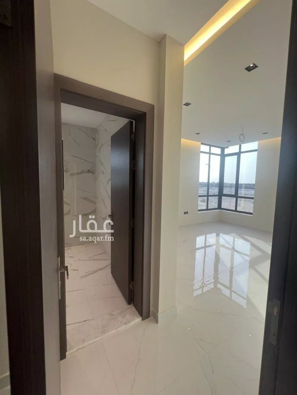 فيلا 4 غرف في السيف 2