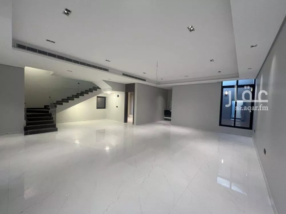 فيلا 4 غرف في السيف 4