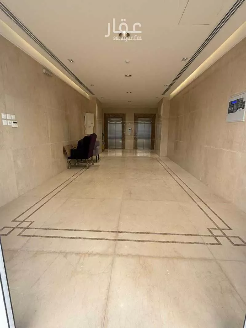 عمارة 1350 م² في الورود 5