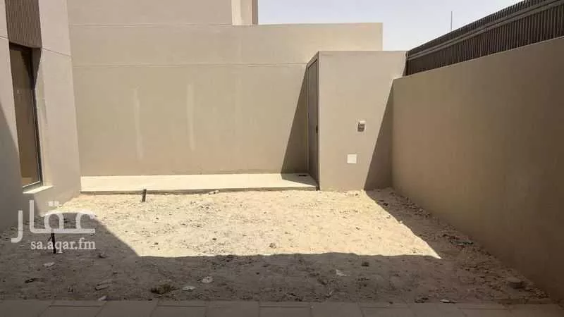 فيلا 5 غرف في العارض 3