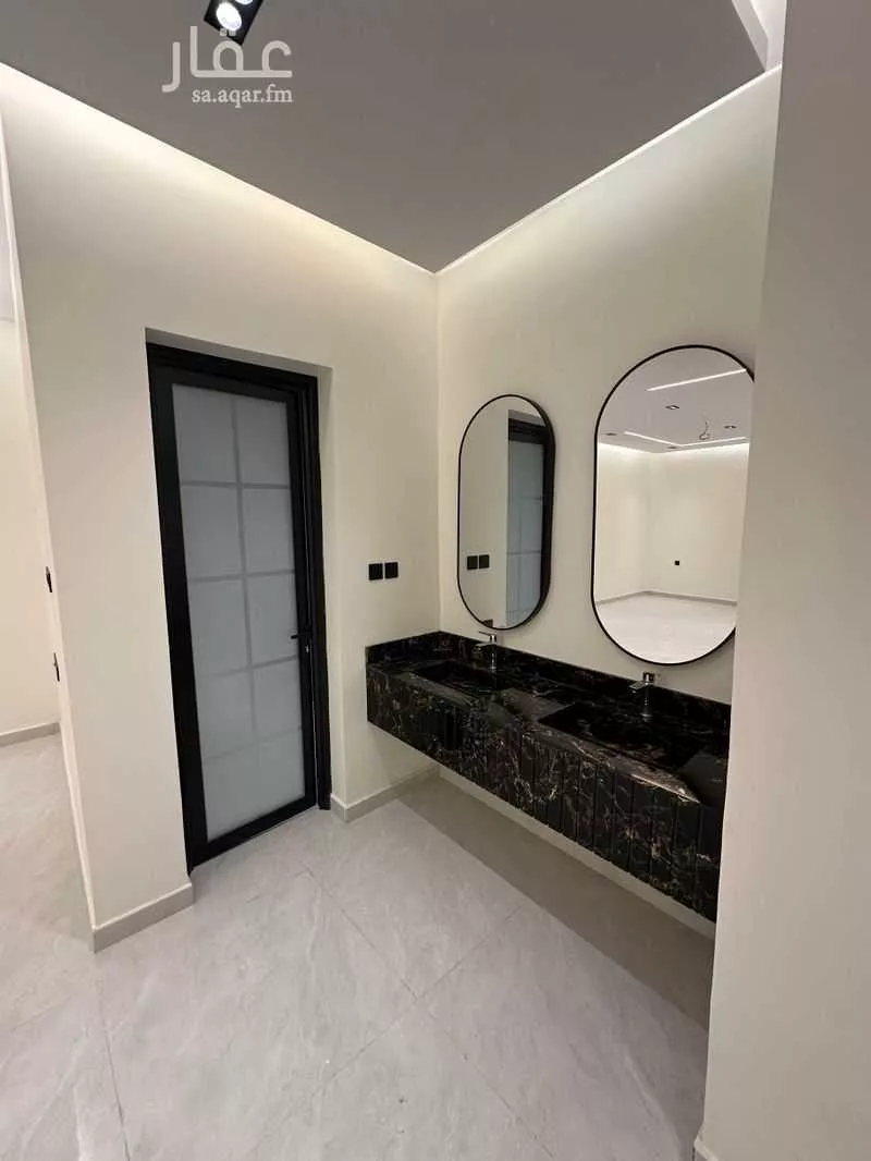 6 bedroom apartment in Al Manar 5