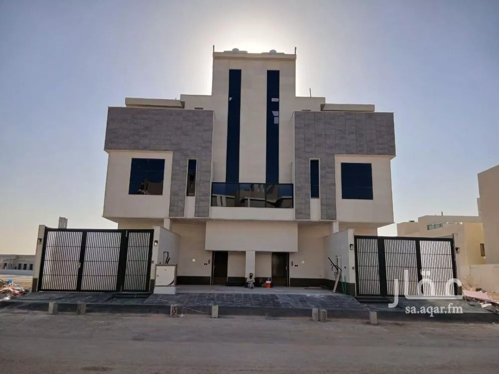 3 bedroom floor in Ash Sharq 1