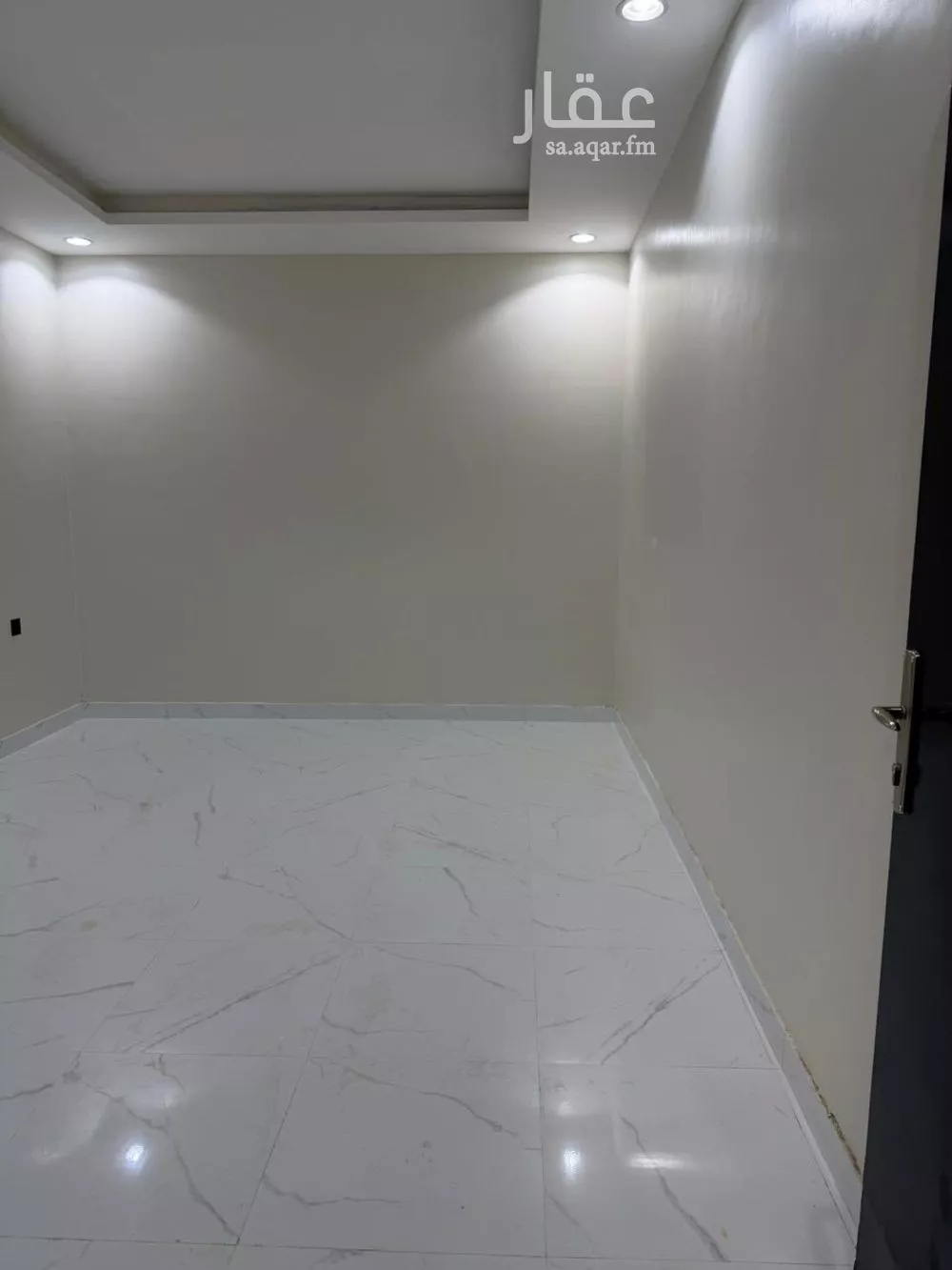 شقة 3 غرف في الرمال 1