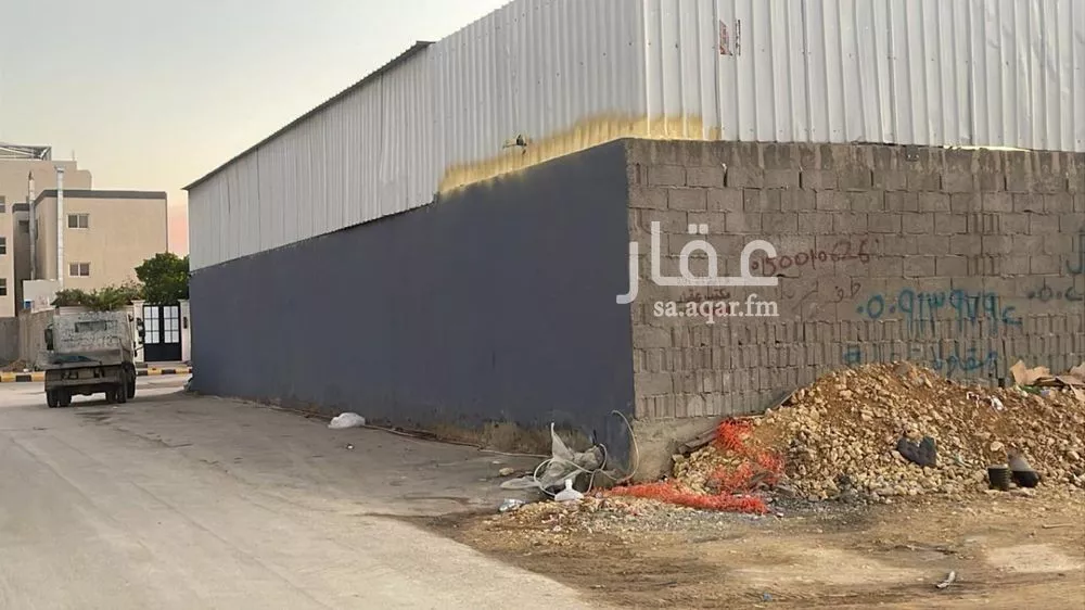 أرض 1001 م² في العارض 2