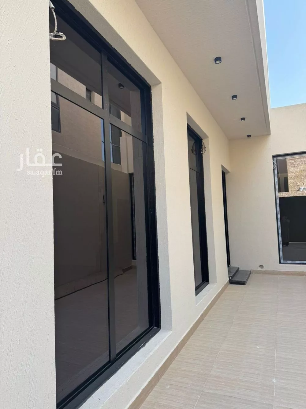 فيلا 7 غرف في النرجس 4