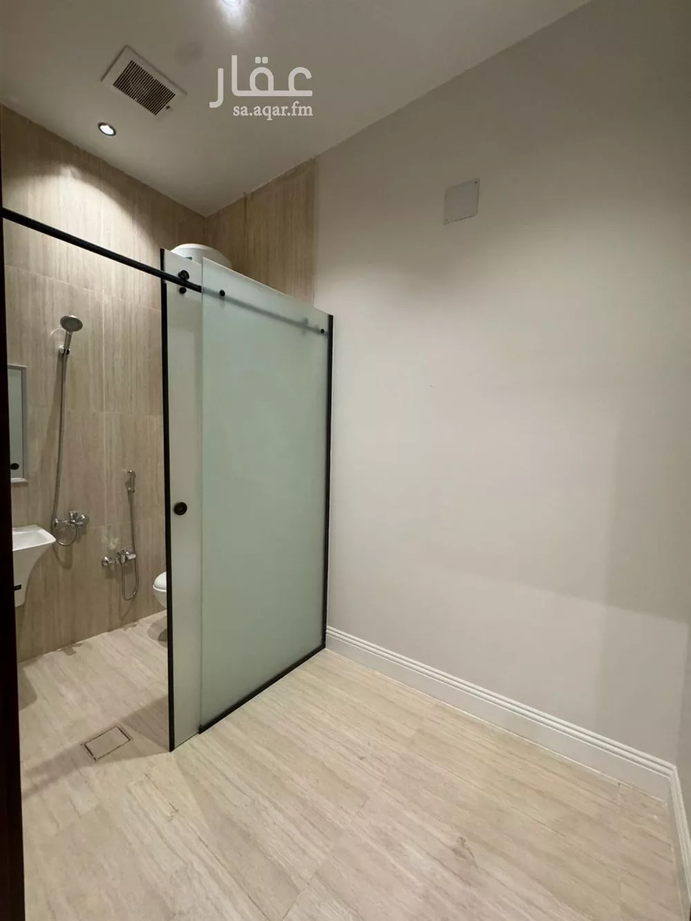 5 bedroom villa in Al Aridh, Riyadh 18