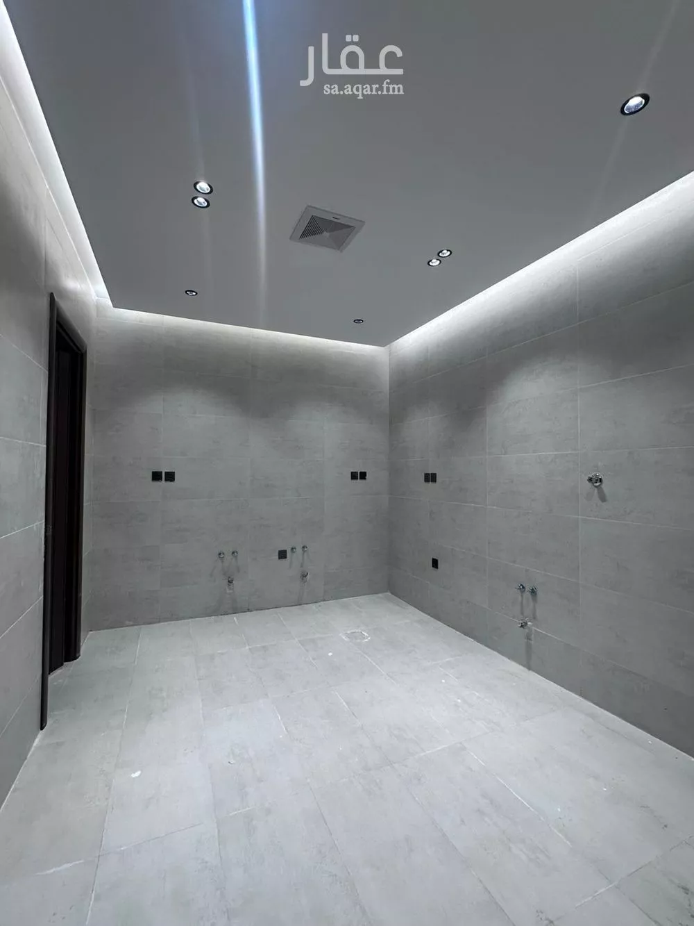 شقة 4 غرف في النعيم 5