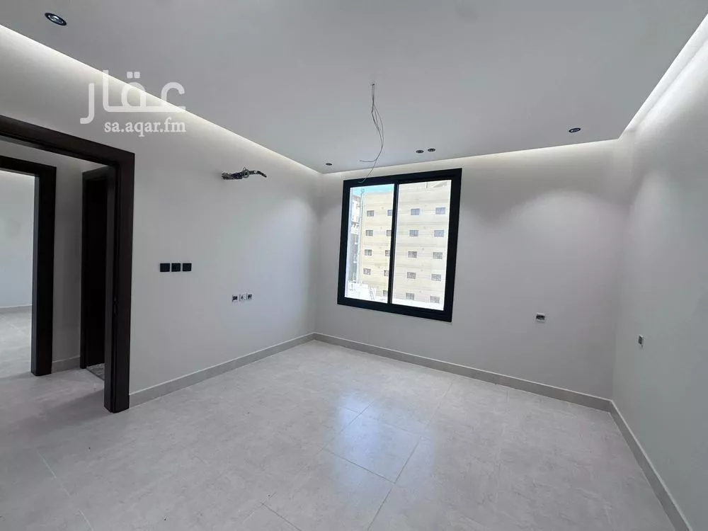 شقة 4 غرف في النعيم 5