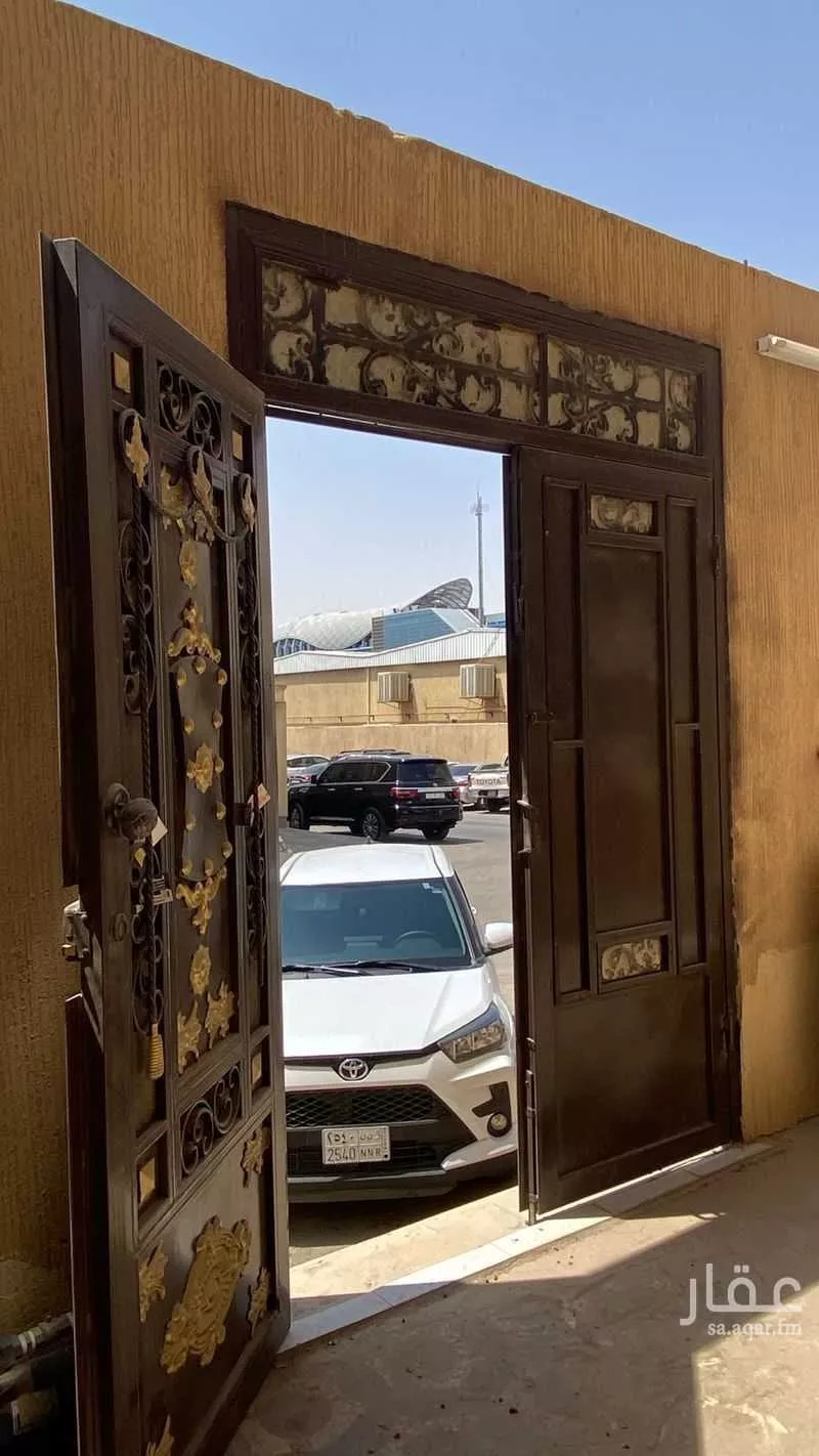 فيلا 8 غرف في العزيزية 2