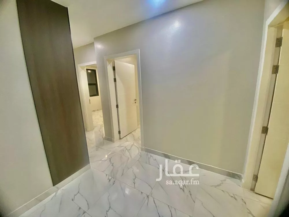 شقة 6 غرف في الحمرا 3