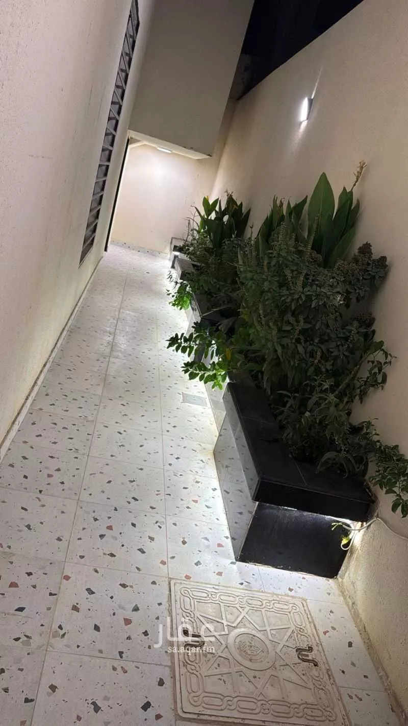 5 bedroom floor in Al Janadriyah 2