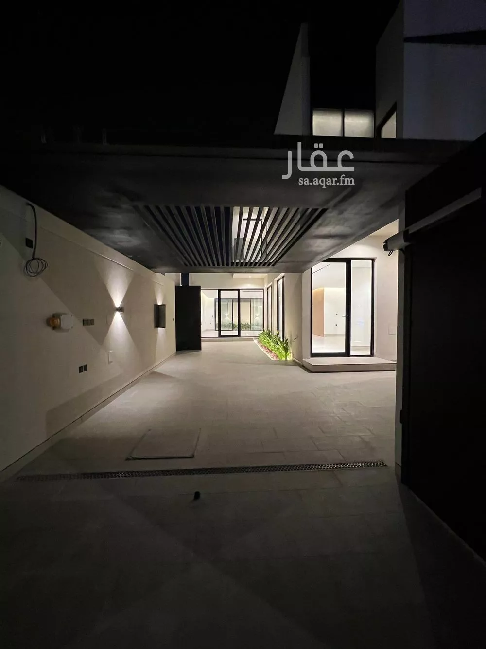 فيلا 5 غرف في النرجس 4