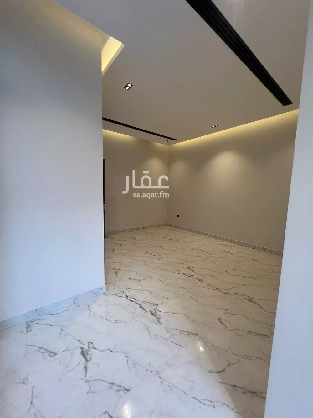 فيلا 3 غرف في العارض 5