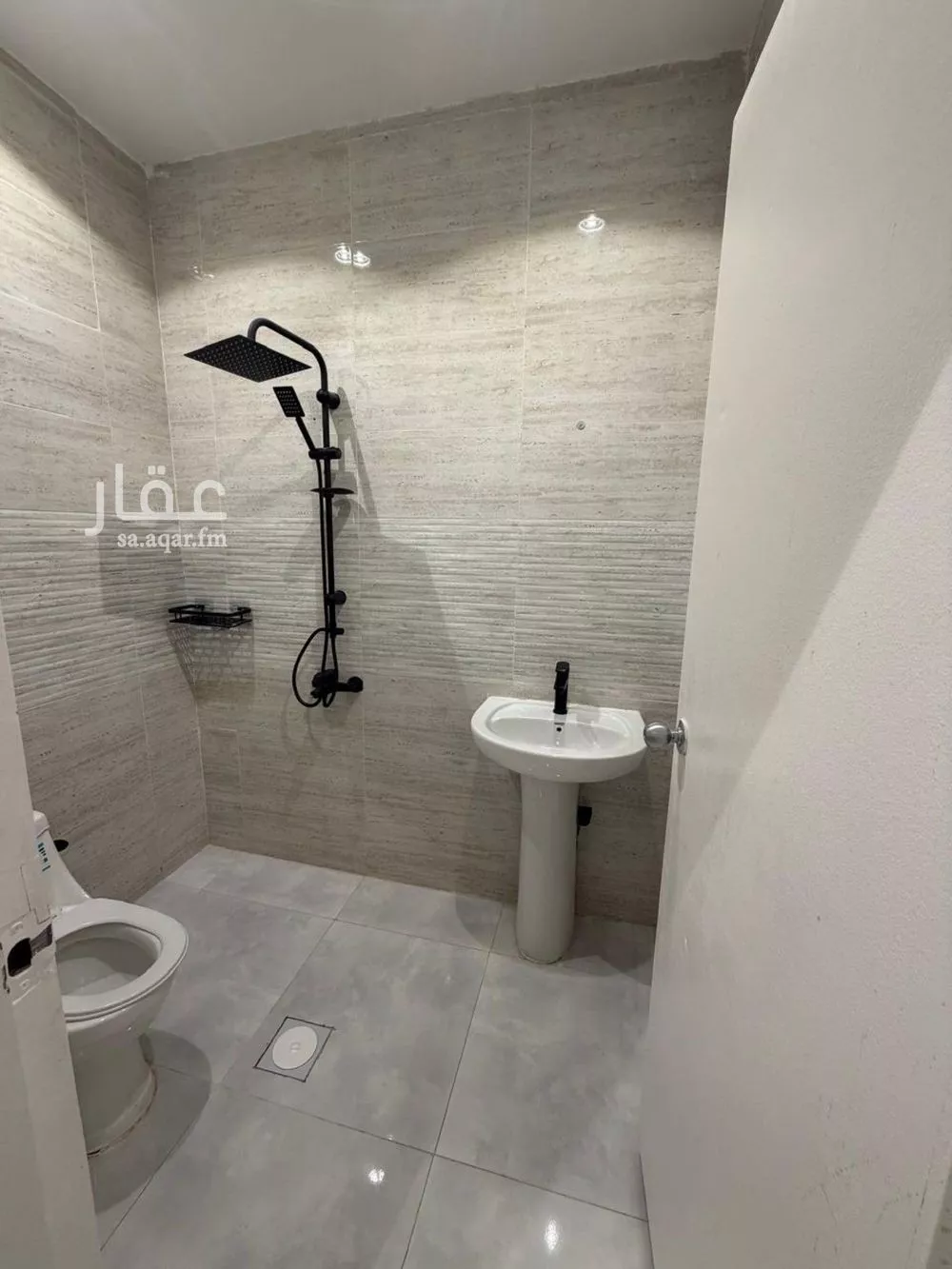 شقة 1 غرف في العقيق 2