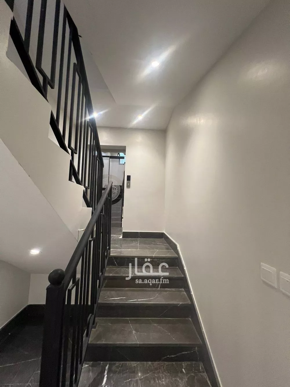 3 bedroom floor in Al Aridh 2