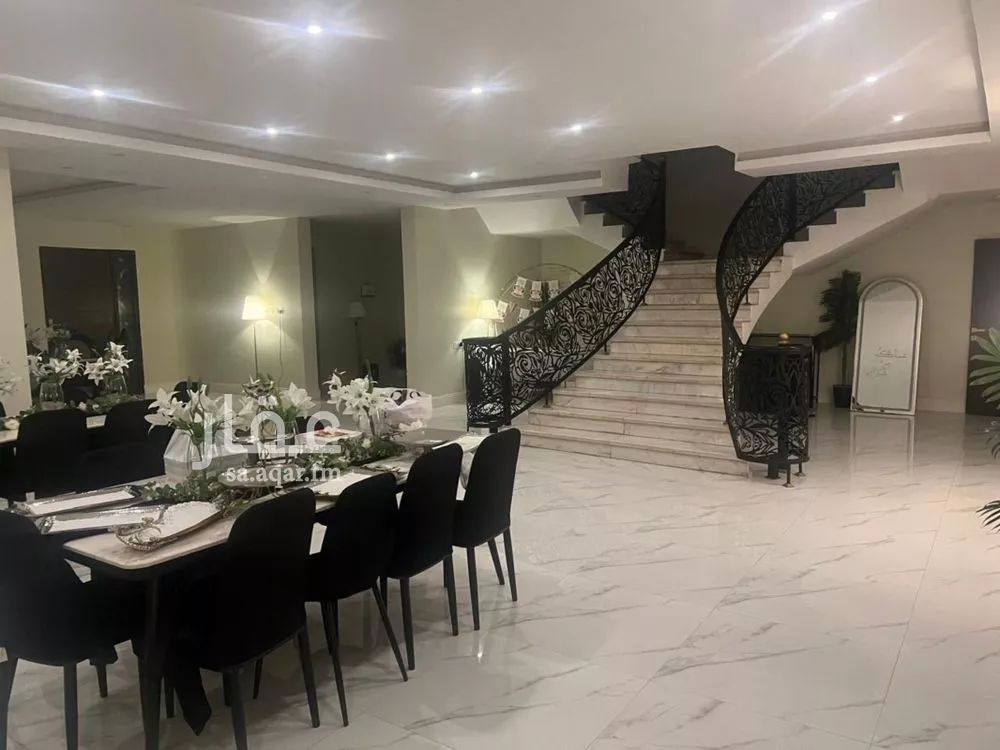 فيلا 10 غرف في الروضة 3