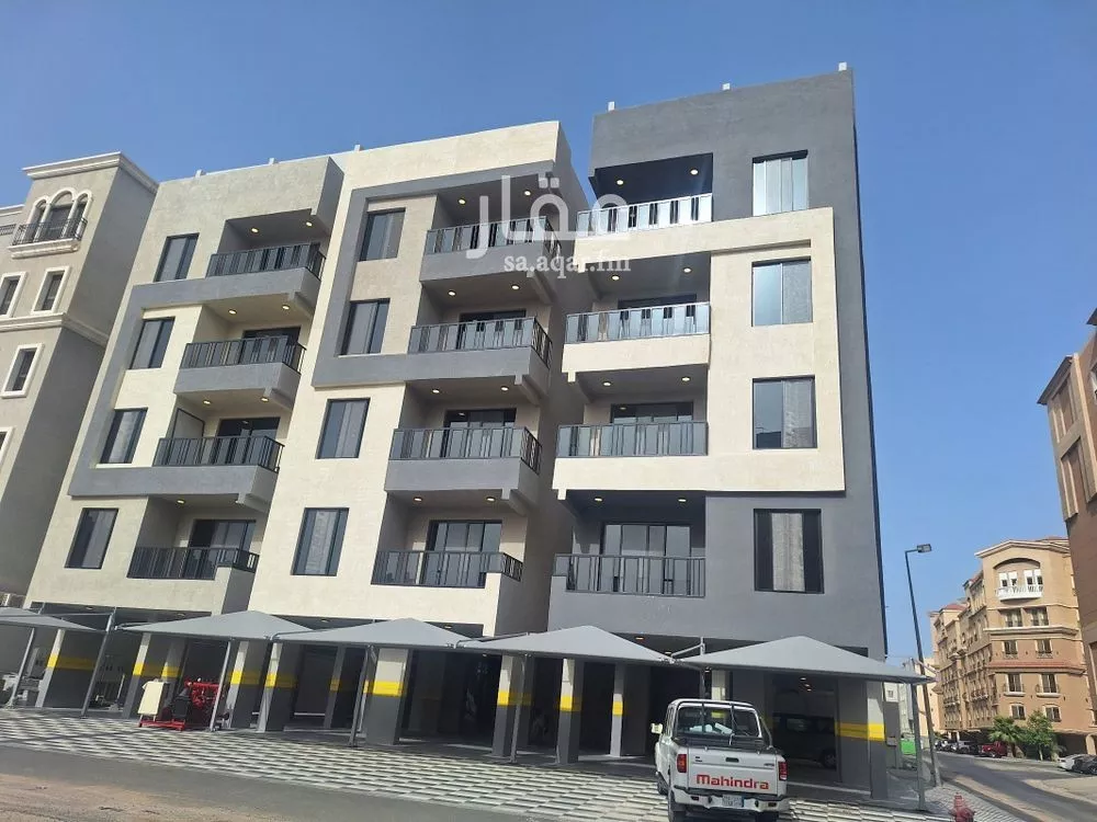 شقة 5 غرف في الحمرا 3