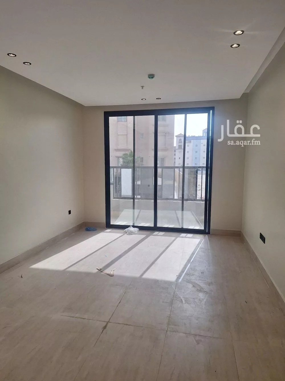 شقة 5 غرف في الحمرا 1