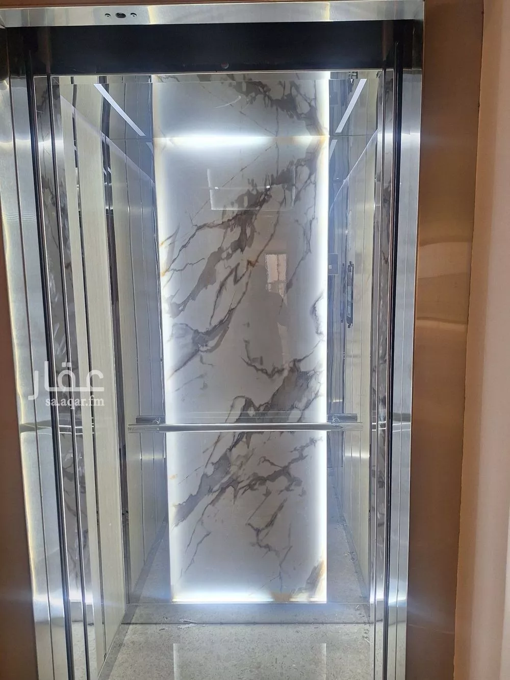 شقة 5 غرف في الحمرا 1