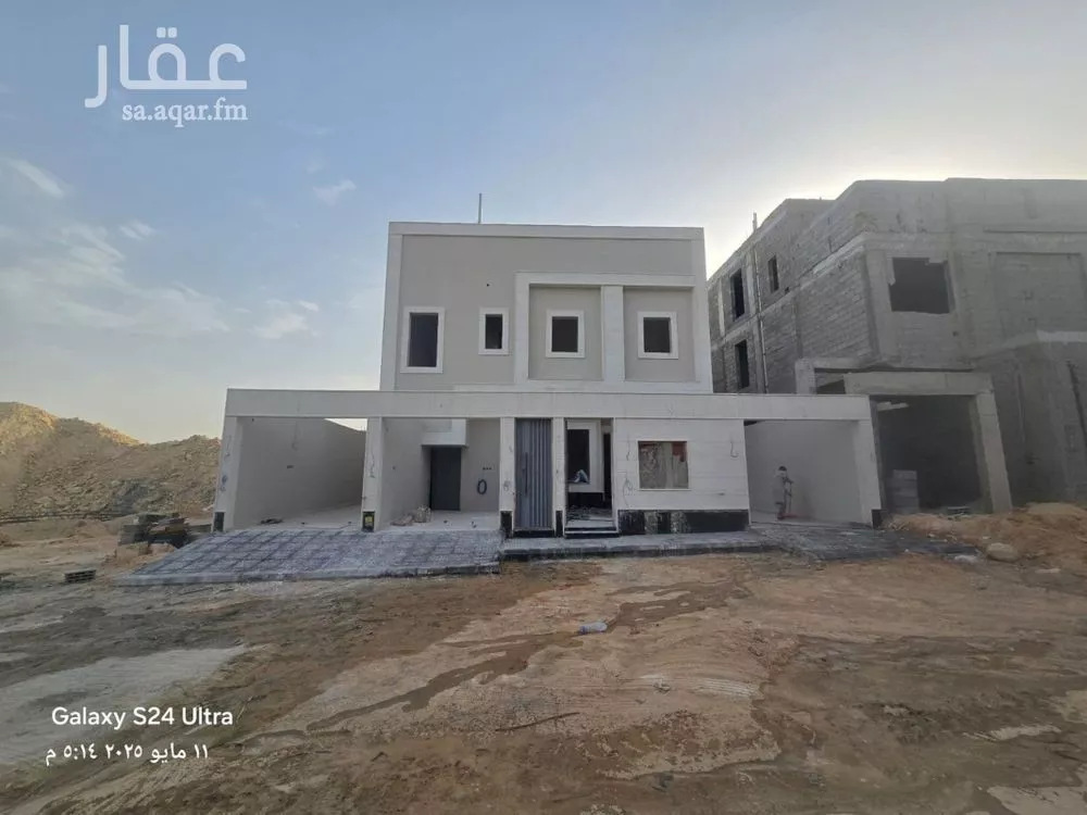 4 bedroom floor in Taibah