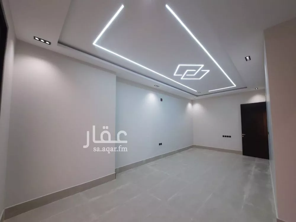 فيلا 6 غرف في العريجاء الغربية 3