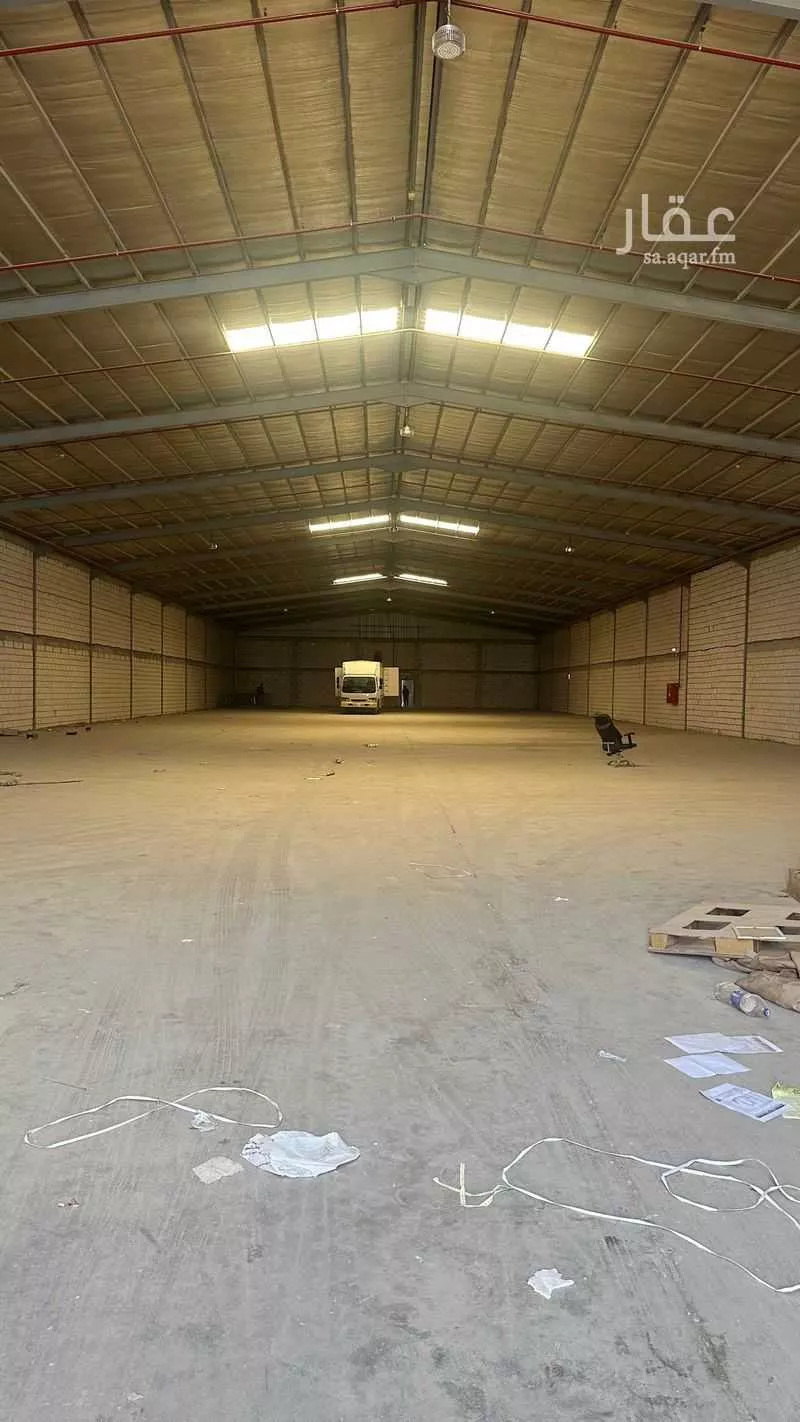 مستودع 4250 م² في المنصورية 2