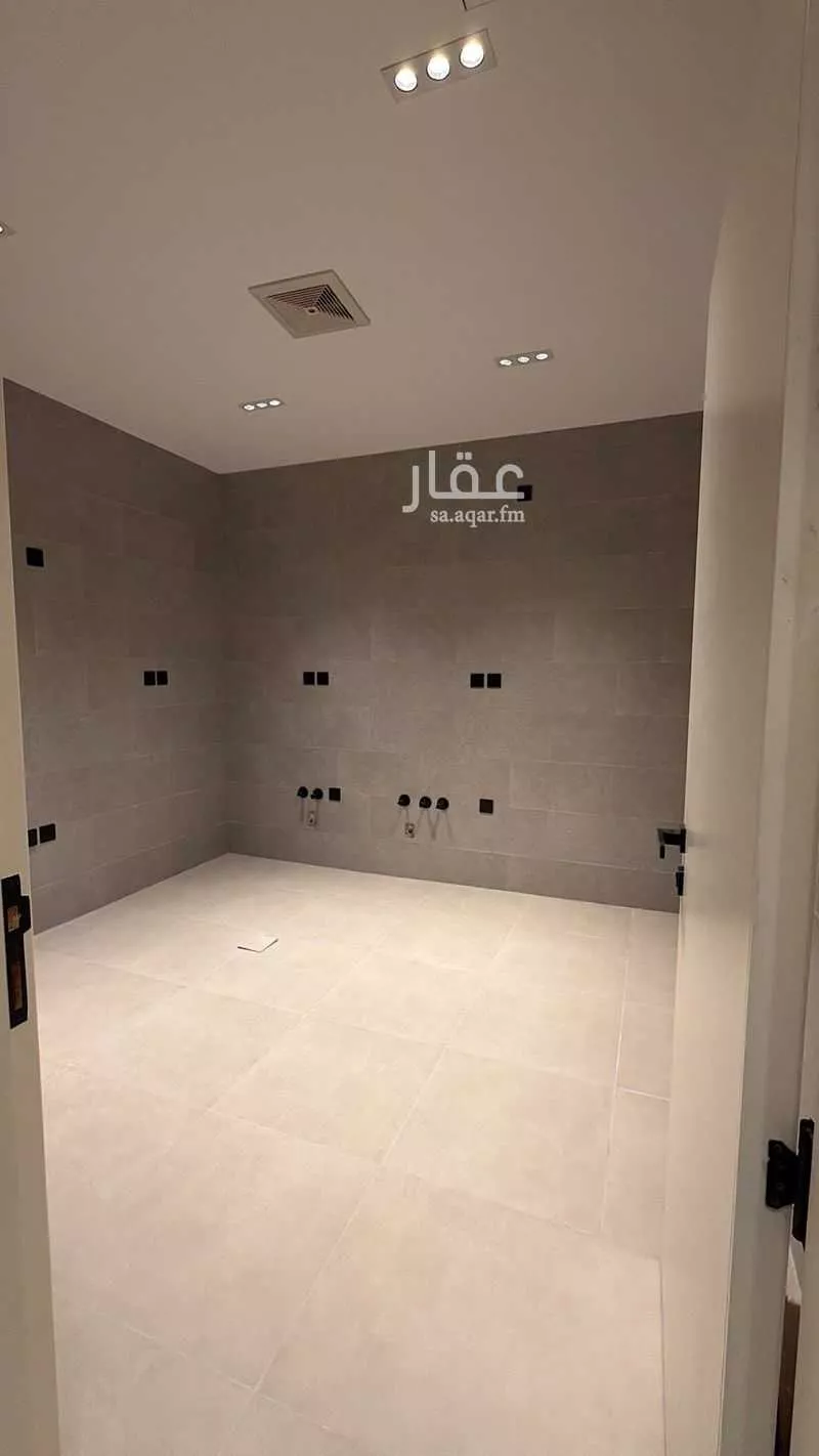 4 bedroom apartment in Al Salamah, Jeddah 6