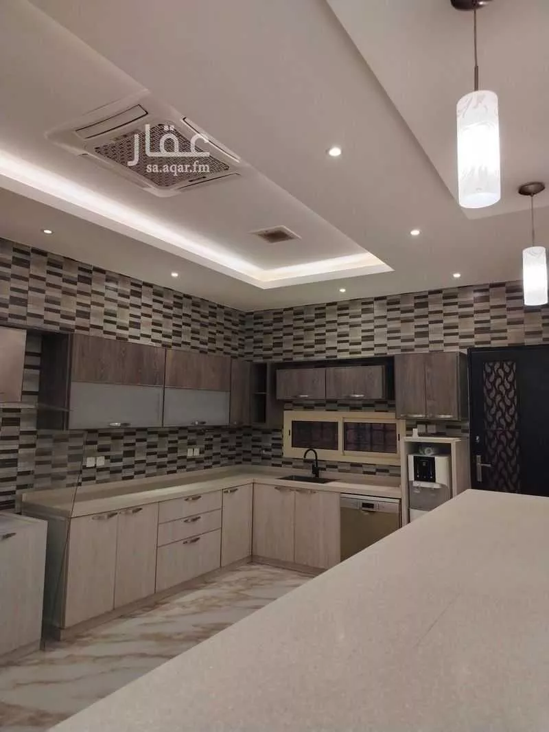 فيلا 7 غرف في العارض 5