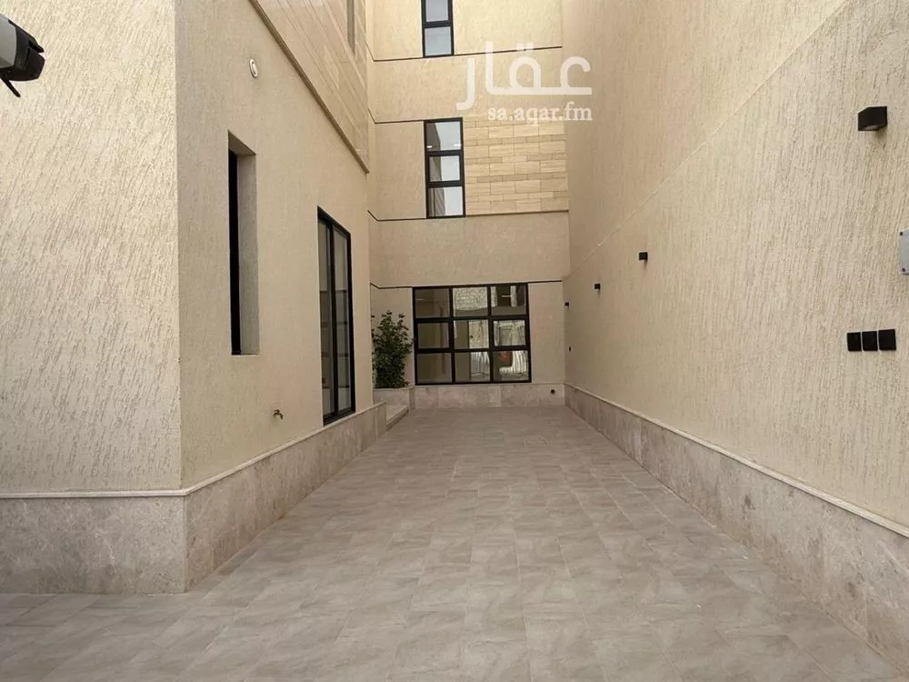 5 bedroom villa in Al Mahdiyyah 2
