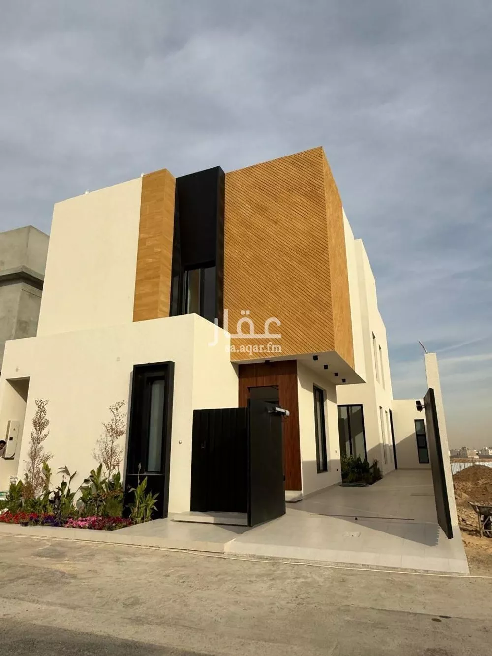 5 bedroom villa in Al Mahdiyyah 2