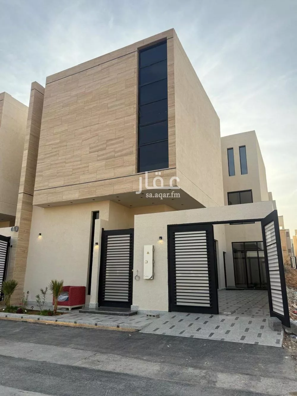 5 bedroom villa in Al Mahdiyyah 2